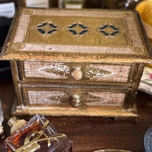 Beautiful vintage Firenze made in Italy wooden jewelry box